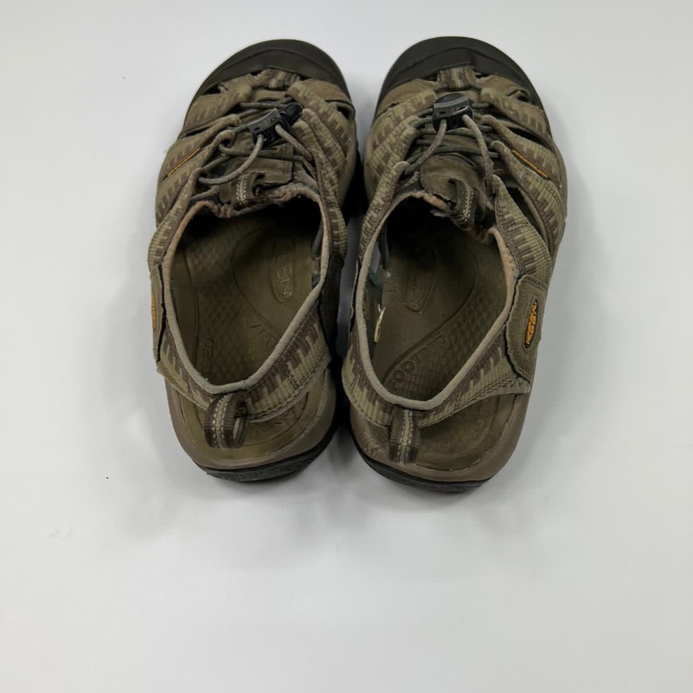 Keen Brown and Black Hiking Sandals with Protective Toe Cap - Picture 2 of 9